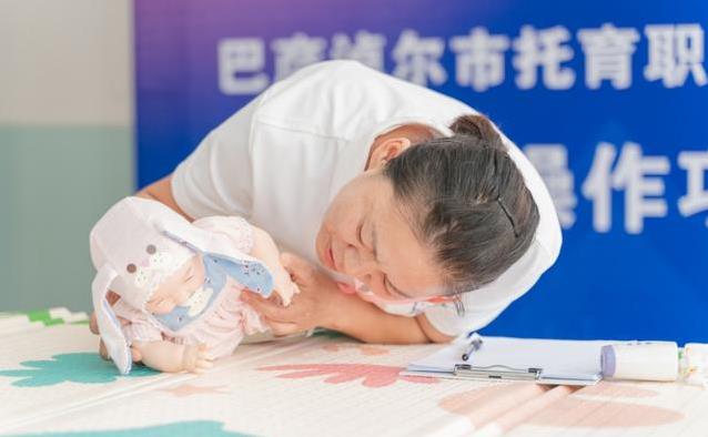 选手们忙而