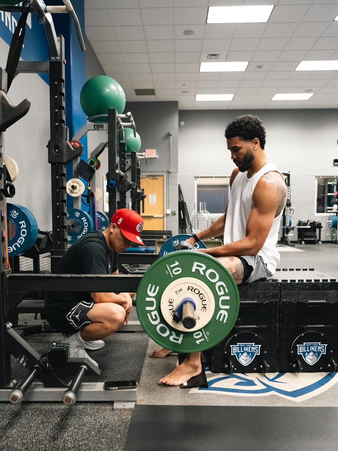 https, 员杰森, 训练照与球